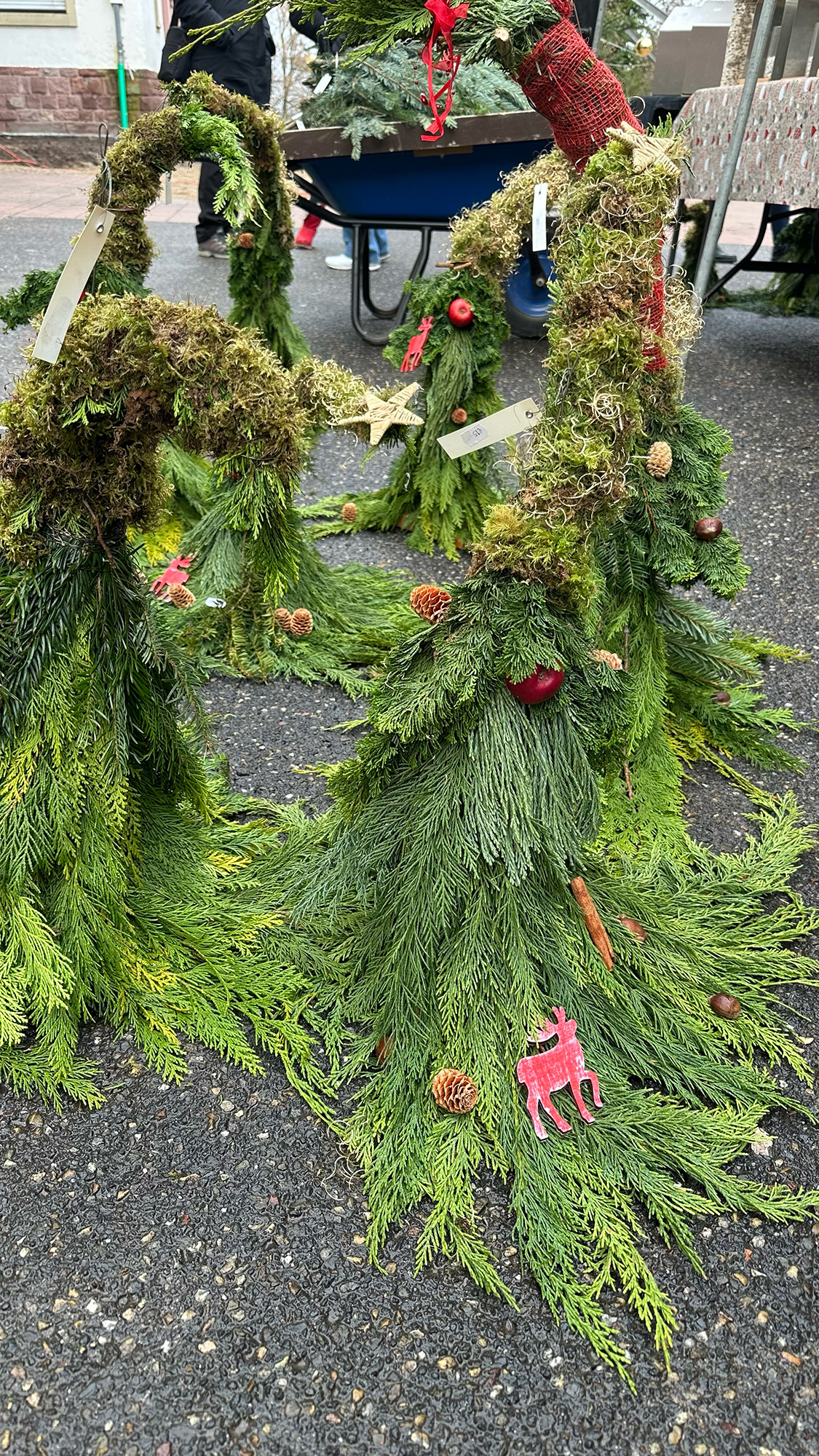 Weihnachtliche Deko zu kaufen auf dem Adventsmarkt