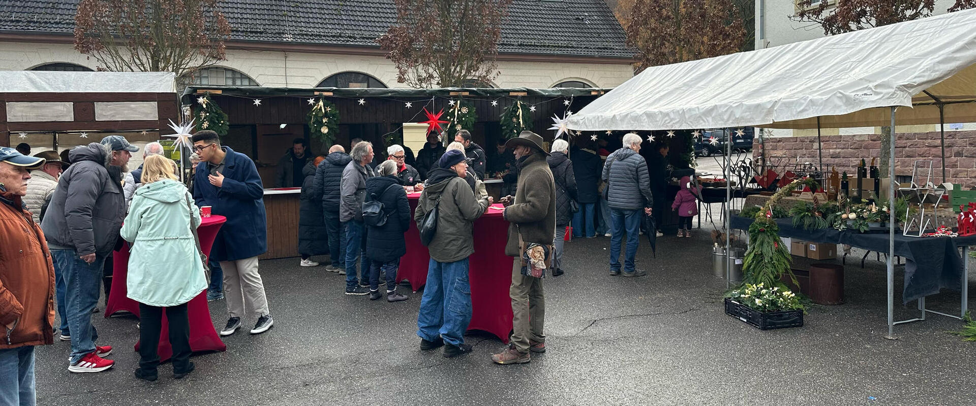 Am Adventsmarkt 2025